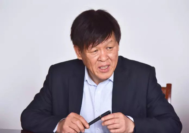 2.山西省農(nóng)業(yè)機械化學(xué)校校長李晉在交流探討會上_副本.jpg 2.山西省農(nóng)業(yè)機械化學(xué)校校長李晉在交流探討會上_副本.jpg