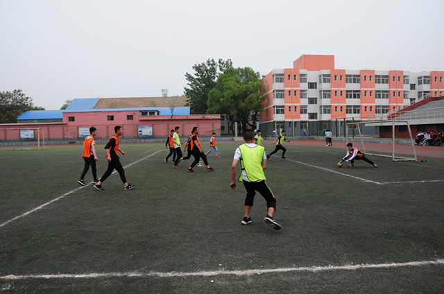 8.校園足球賽場花絮_副本.jpg
